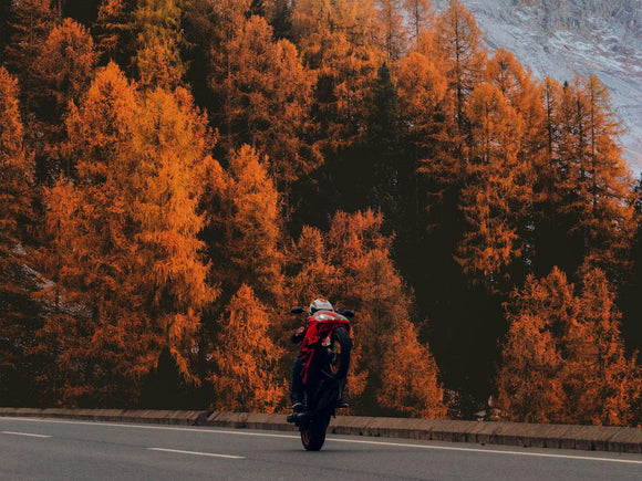 Scenic Routes for Autumn Motorcycle Travel Across the Continents in the 2Wheels Hero blog
