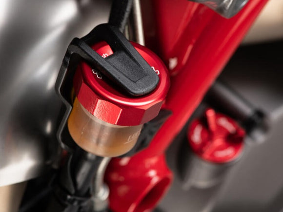 LIGHTECH FFC03 KTM Super Duke 990 Clutch/Brake Fluid Tank Cap – Accessories in the 2WheelsHero Motorcycle Aftermarket Accessories and Parts Online Shop