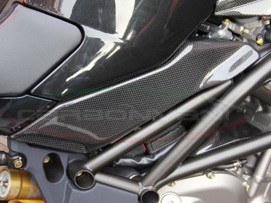 CARBONVANI MV Agusta Brutale 910 (05/11) Carbon Small Tank Side Panel (right side) – Accessories in the 2WheelsHero Motorcycle Aftermarket Accessories and Parts Online Shop