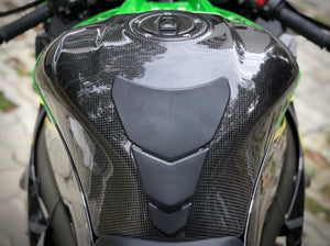 CARBON2RACE Kawasaki ZX-10R (2011+) Carbon Tank Cover – Accessories in the 2WheelsHero Motorcycle Aftermarket Accessories and Parts Online Shop