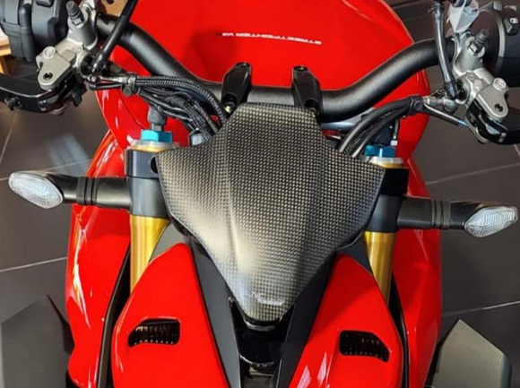 ZA987 - CNC RACING Ducati Streetfighter V4 (2020+) Carbon Wind Sport Screen – Accessories in the 2WheelsHero Motorcycle Aftermarket Accessories and Parts Online Shop